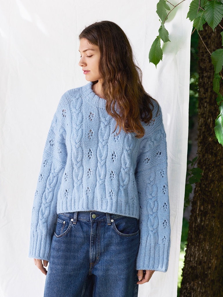 2606-11 Junia Sweater 