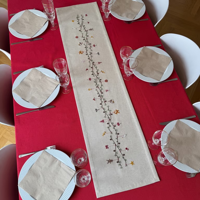 2030-5 Julestemning løber fra Pomp Stitch