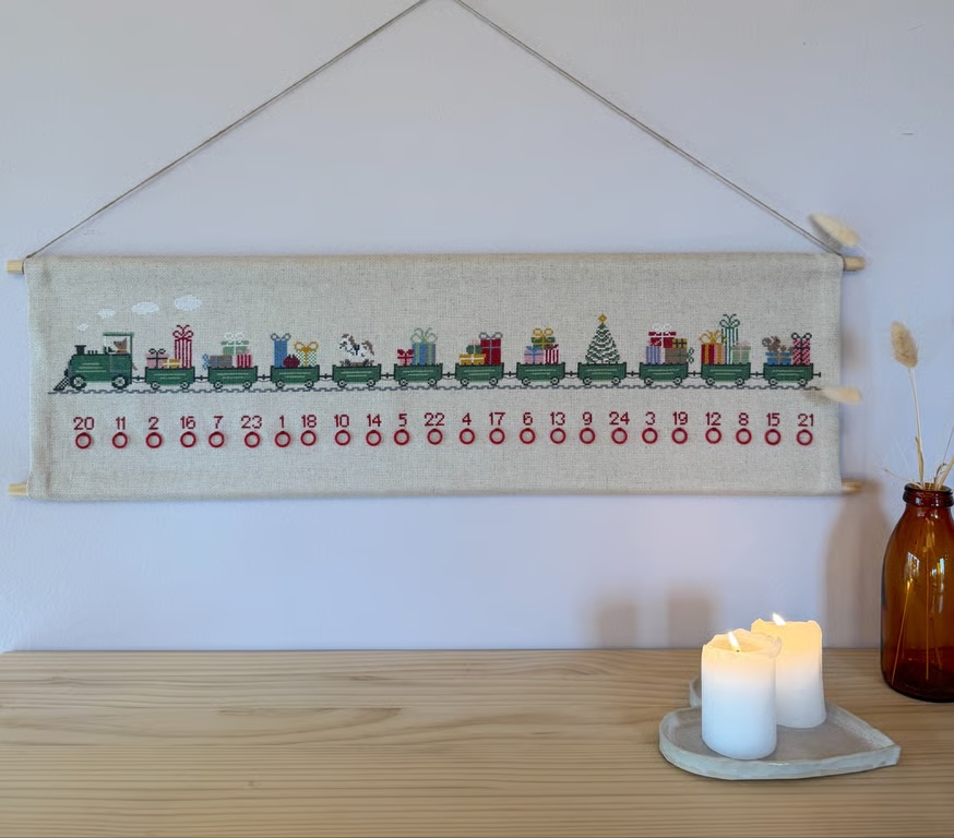 2039-8 Gavetoget julekalender fra Pomp Stitch