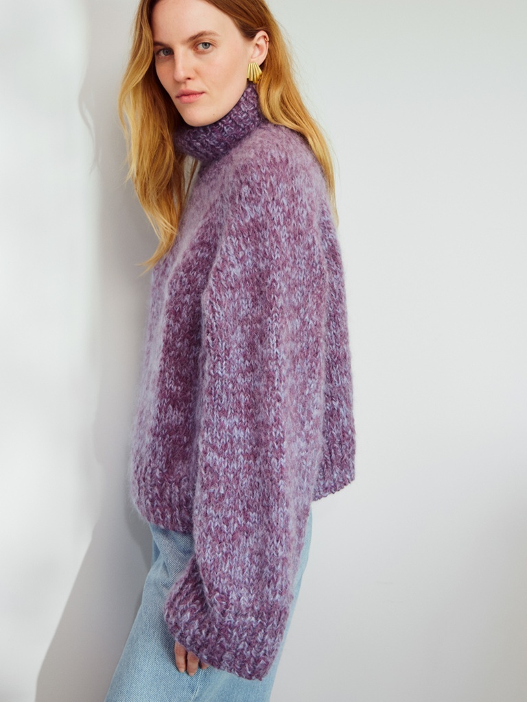 2409-06 Noa Sweater