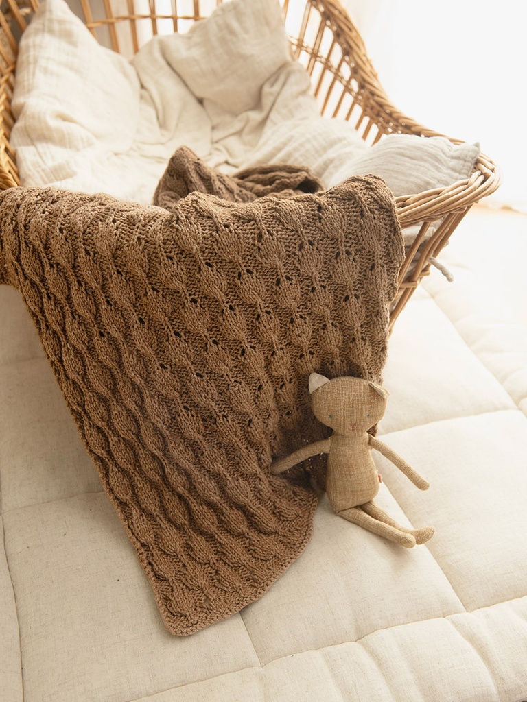 2413-03 Lilja Babyblanket