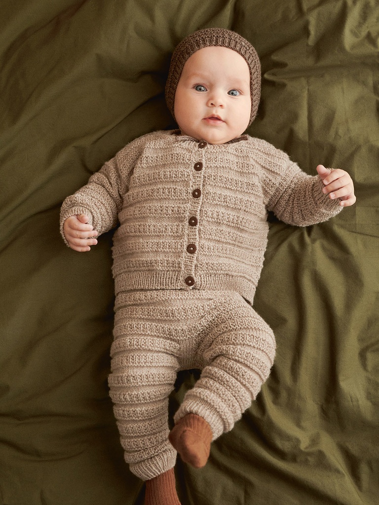 2413-04 Fillip cardigan, pants & bonnet baby