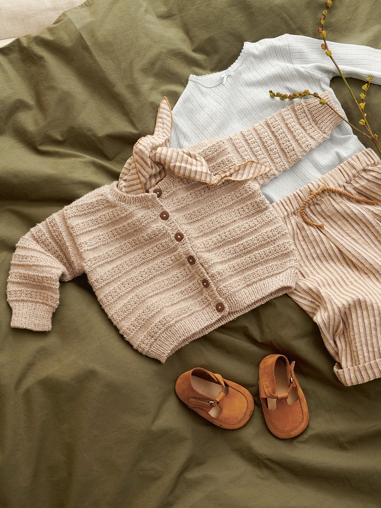 2413-04 Fillip cardigan, pants & bonnet baby
