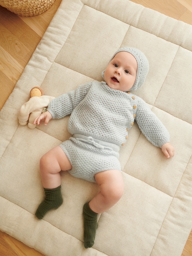 2413-05 April cardigan, pants & bonnet baby