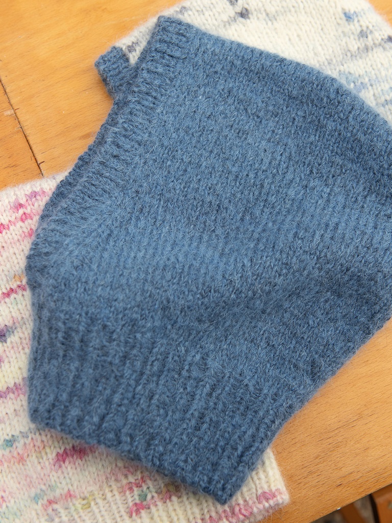 2506-03 Hugsy hood junior