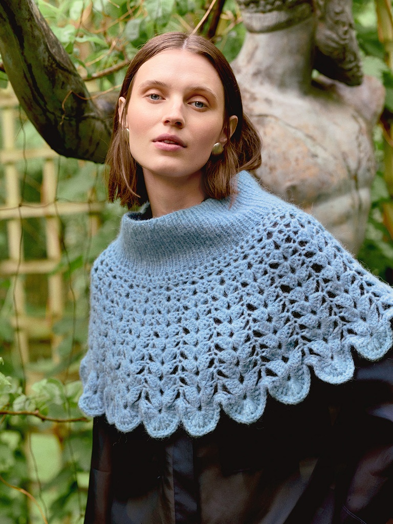 2606-15 Flowerfield Poncho