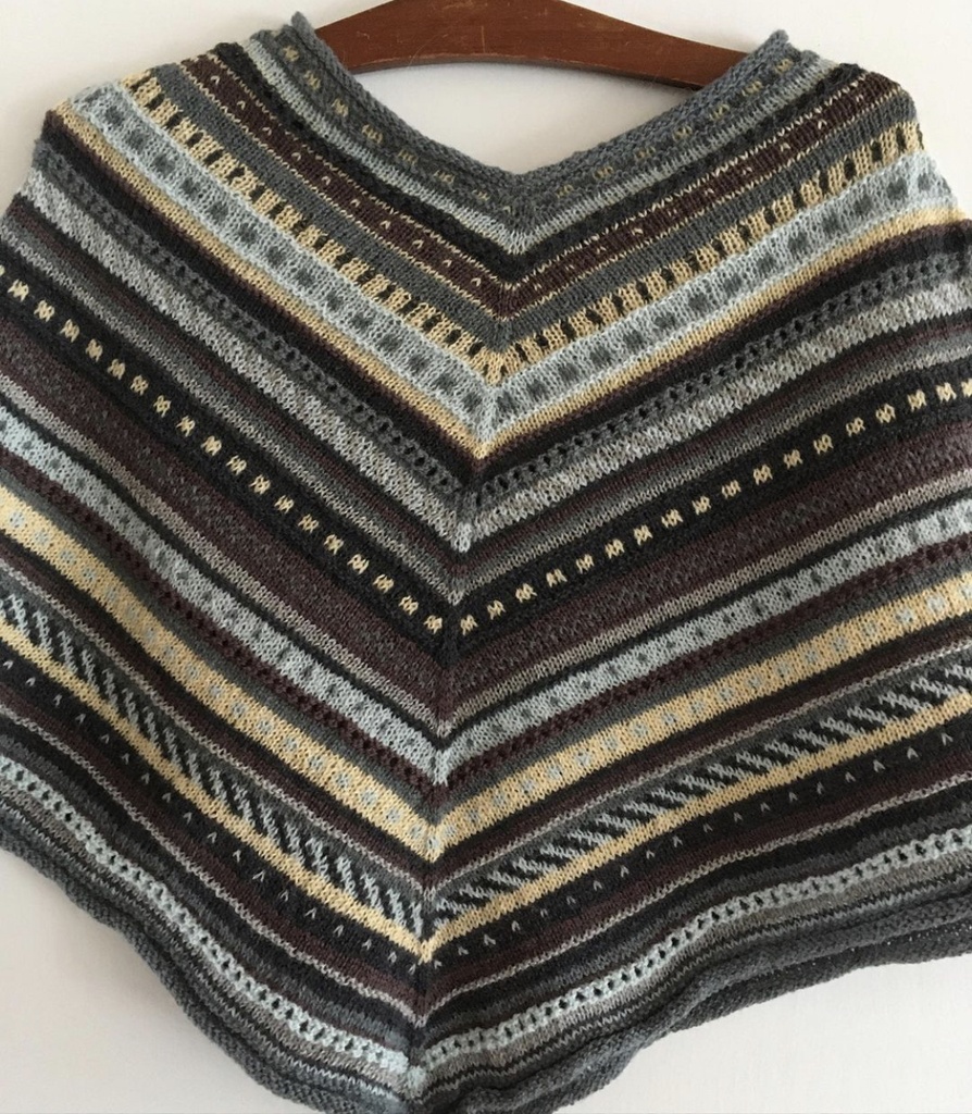 Hønsestrik poncho