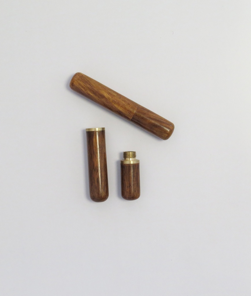 Nåleholder/etui i træ