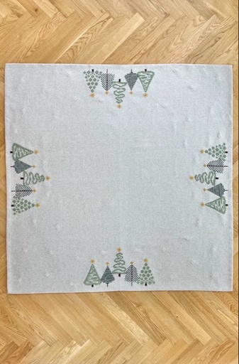 Grøn jul med stil - juletræstæppe 2028-1 fra Pomp Stitch