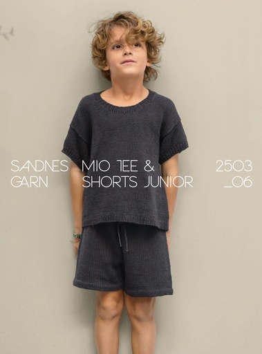 2503-06 Mio tee & shorts junior 