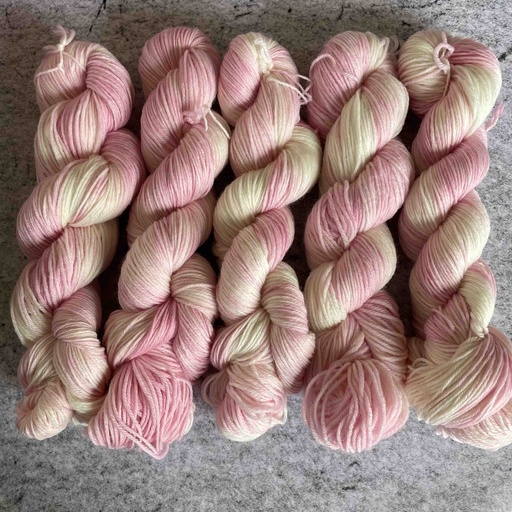 Potluck-50, håndfarvet strømpegarn 